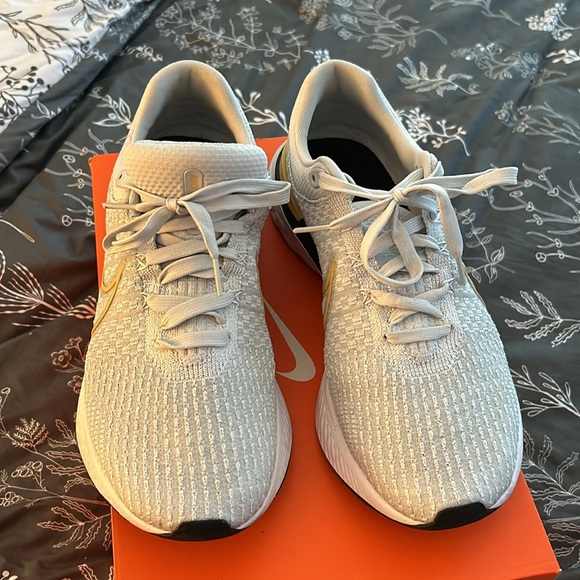 Nike Infinity 3 Flyknit Running Shoes size 11 - Picture 2 of 7